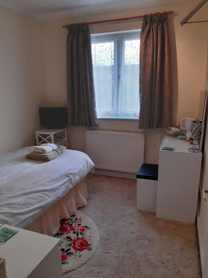 Sawbridgeworth Bed & Breakfast Epping Exteriör bild
